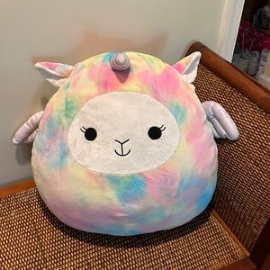 Squishmellows Lucy May lama  Large 18” Super Soft. Like new condition.